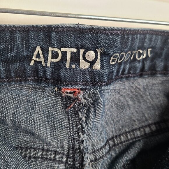 Women's Plus Size Bermuda Stretch Raw Hem Denim Shorts - Picture 5 of 5